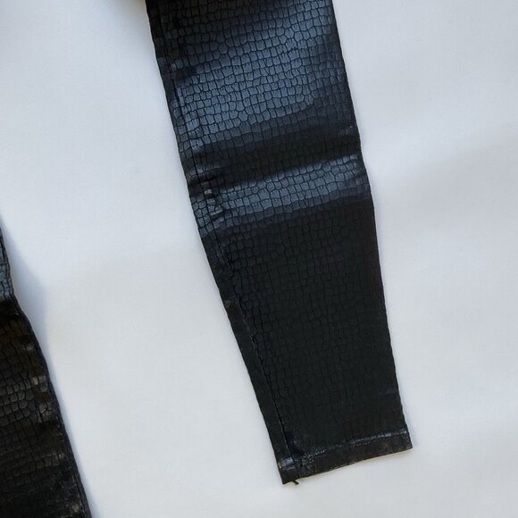 Guess Women’s Shape Up Seamless Skinny Jeans Reptile Black Waxed Finish Size 25 - Picture 7 of 14